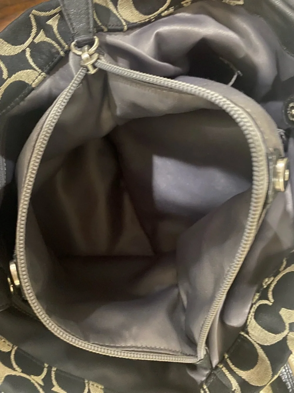 Coach Black and Cream Signature Logo Shoulder Bag with Detachable Strap - Picture 9 of 12